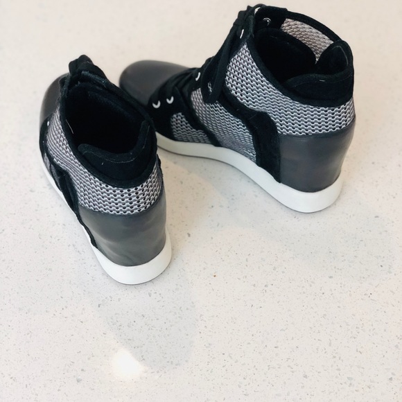 L.A.M.B. black and white wedge sneakers - Picture 3 of 3